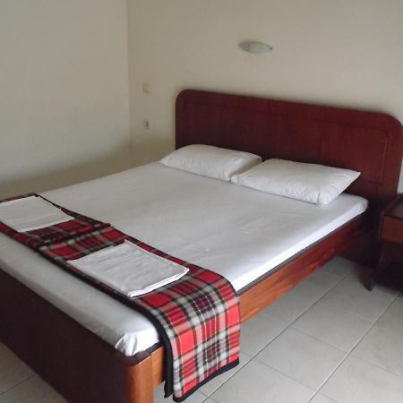 Christos Rooms Ставрос Екстериор снимка