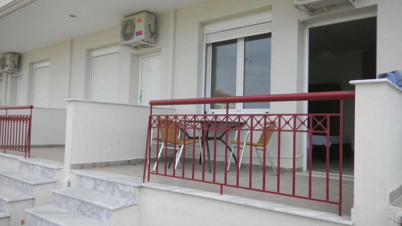 Christos Rooms Ставрос Екстериор снимка
